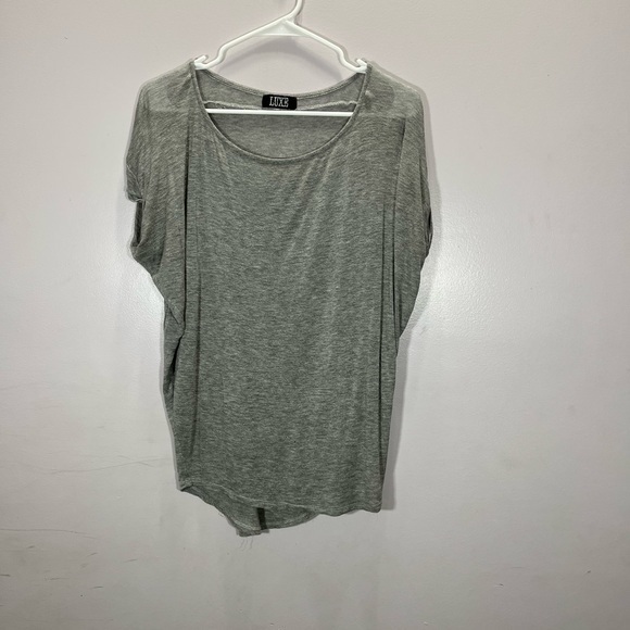 Luxe Boutique Women’s Light Heathered Grey Semi Sheer Short Sleeve Blouse - Picture 3 of 9